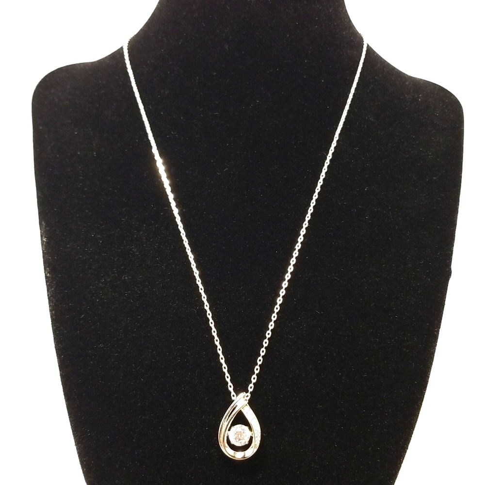 Diamonluxe 925 SS Sterling Silver Simulated Diamonds Princess Diana Necklace 17